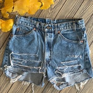 Vintage Levi High Waisted Jean Cutoffs 🕶